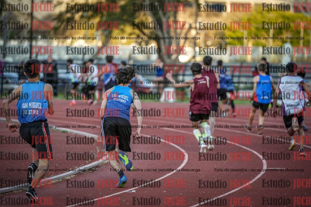 Fotos de las Postas 5x80 m de varones