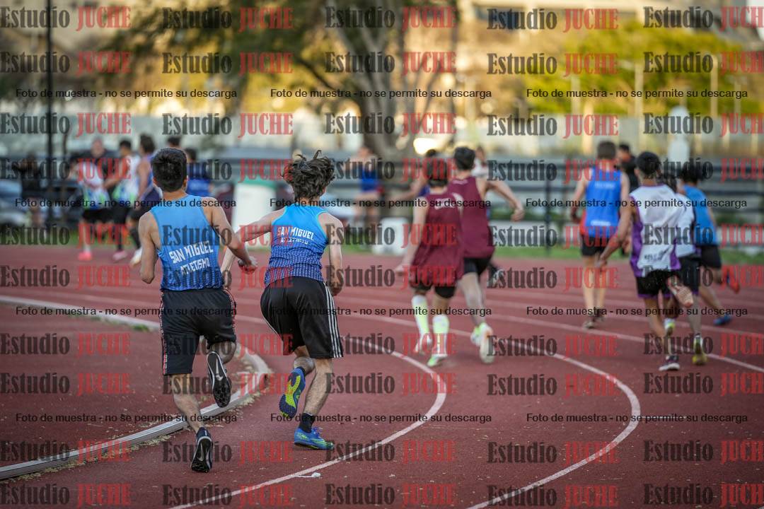 Fotos de las Postas 5x80 m de varones