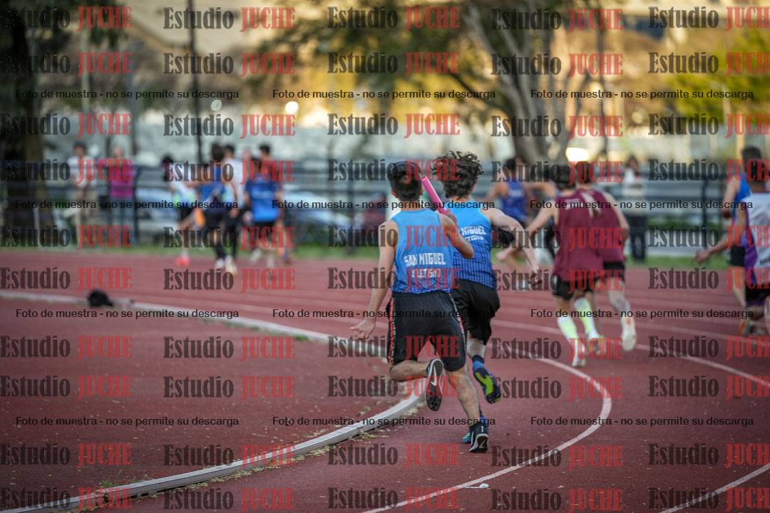 Fotos de las Postas 5x80 m de varones