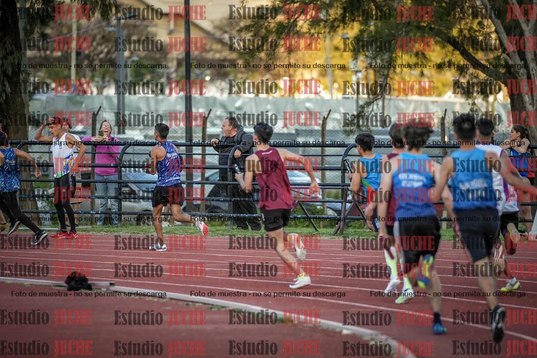 Fotos de las Postas 5x80 m de varones