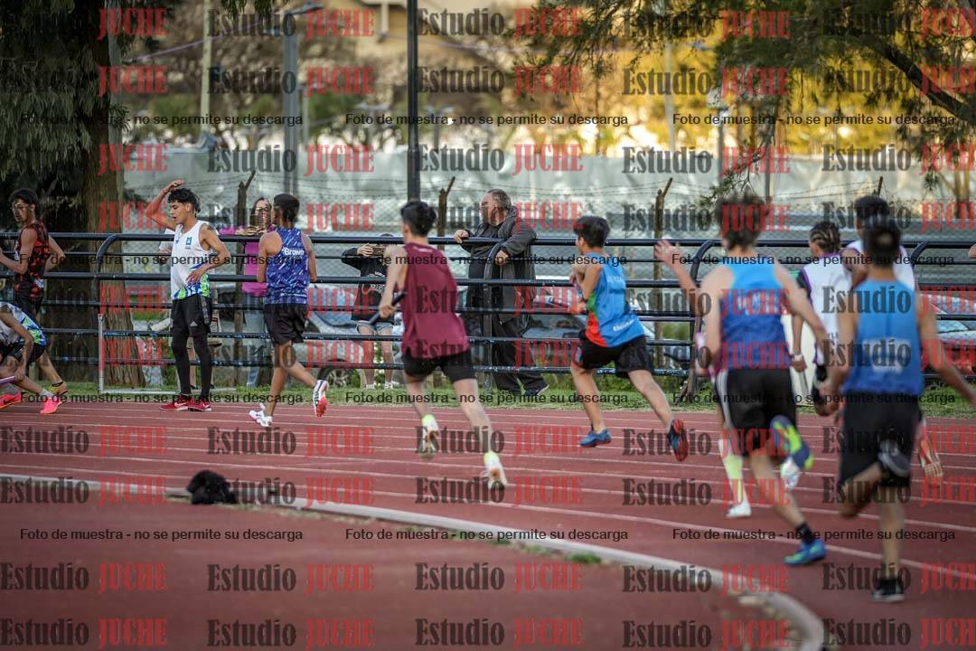 Fotos de las Postas 5x80 m de varones