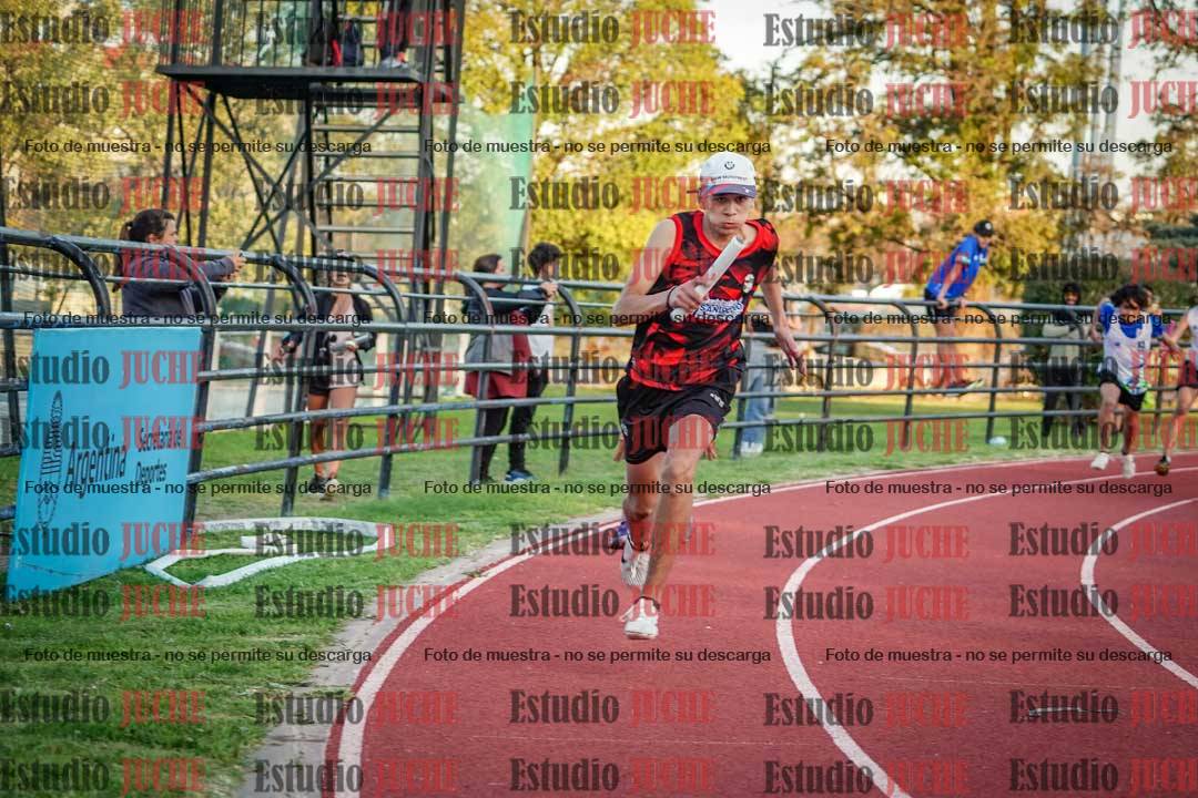 Fotos de las Postas 5x80 m de varones
