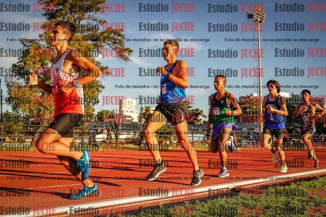 Fotos de los 3000 m llanos de varones