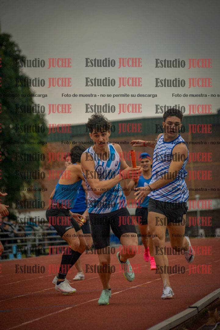 Fotos de las postas 4x400 m llanos de varones