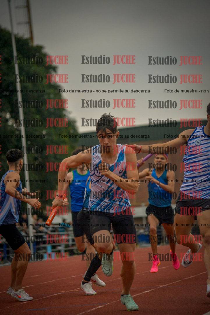 Fotos de las postas 4x400 m llanos de varones
