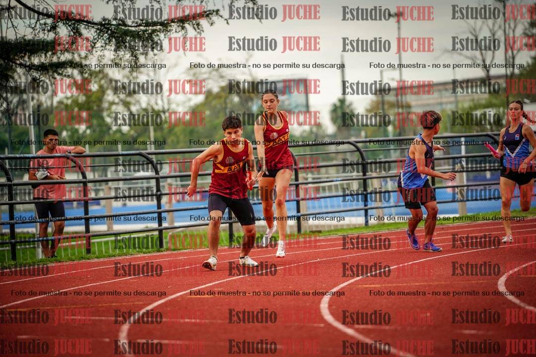 Fotos de los relevos 8x300 m mixtos
