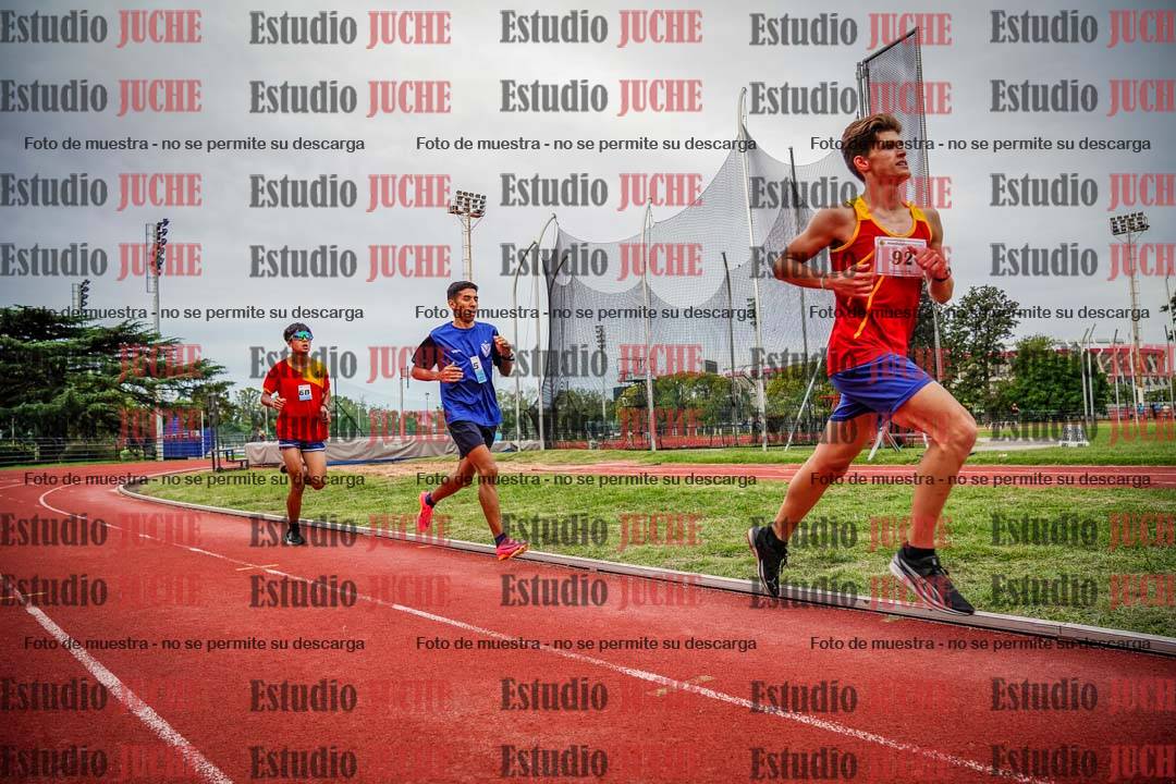 Fotos de los 3000 m llanos de varones