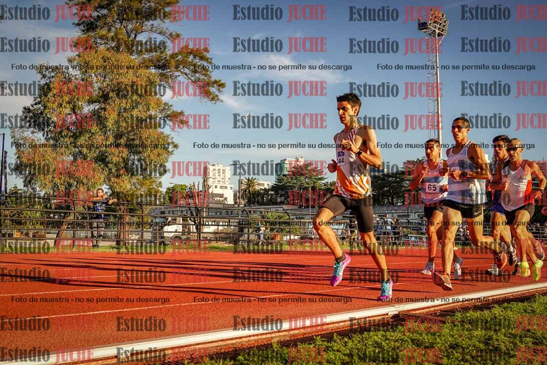 Fotos de los 3000 m llanos de varones
