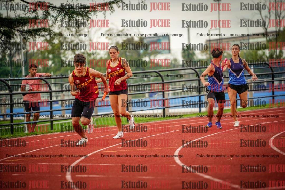 Fotos de los relevos 8x300 m mixtos