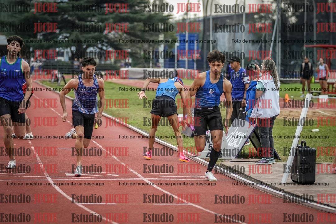 Fotos de las postas 4x400 m llanos de varones