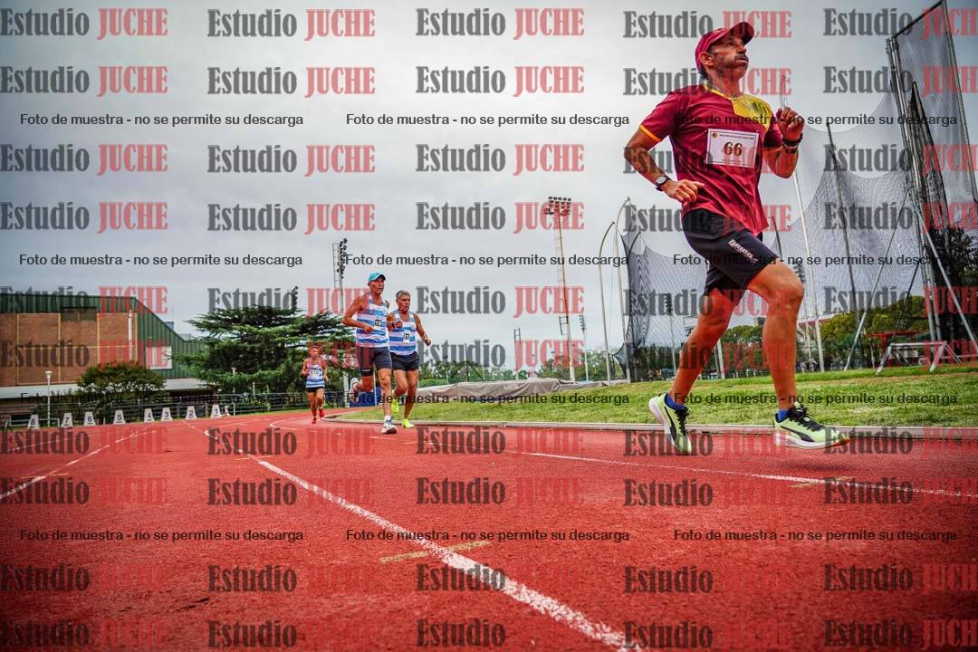 Fotos de los 3000 m llanos de varones
