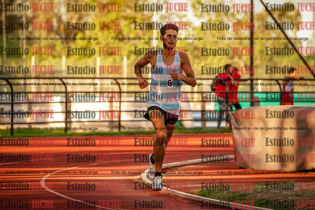 Fotos de los 3000 m llanos de varones