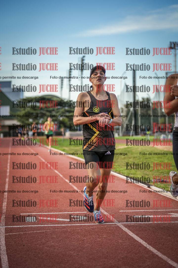 Fotos de los 3000 m llanos de varones
