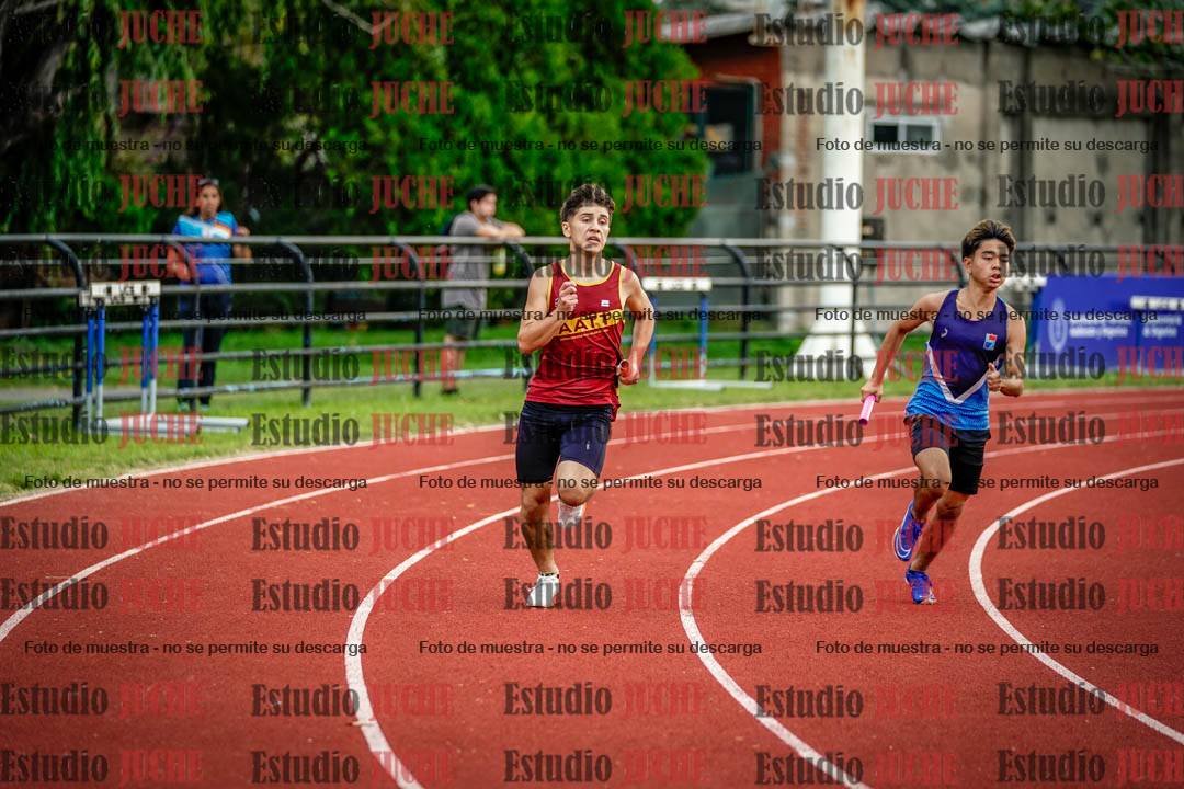 Fotos de los relevos 8x300 m mixtos