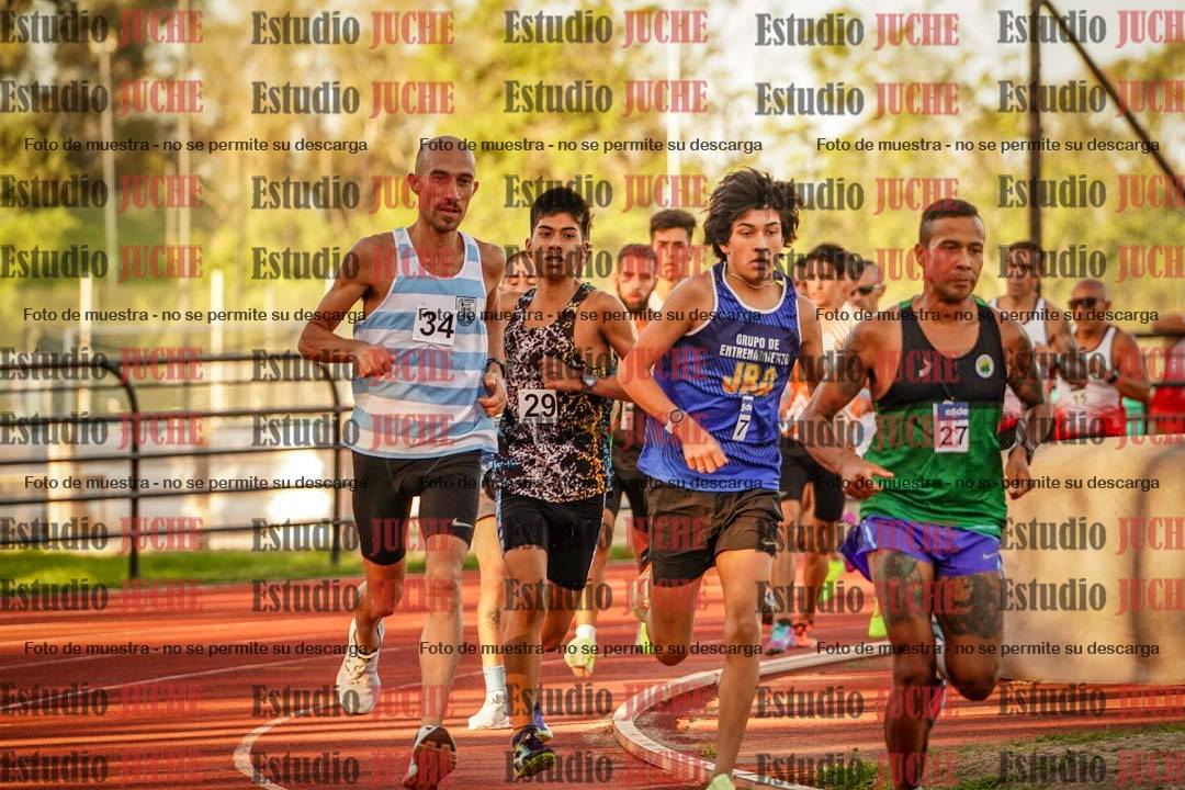 Fotos de los 3000 m llanos de varones