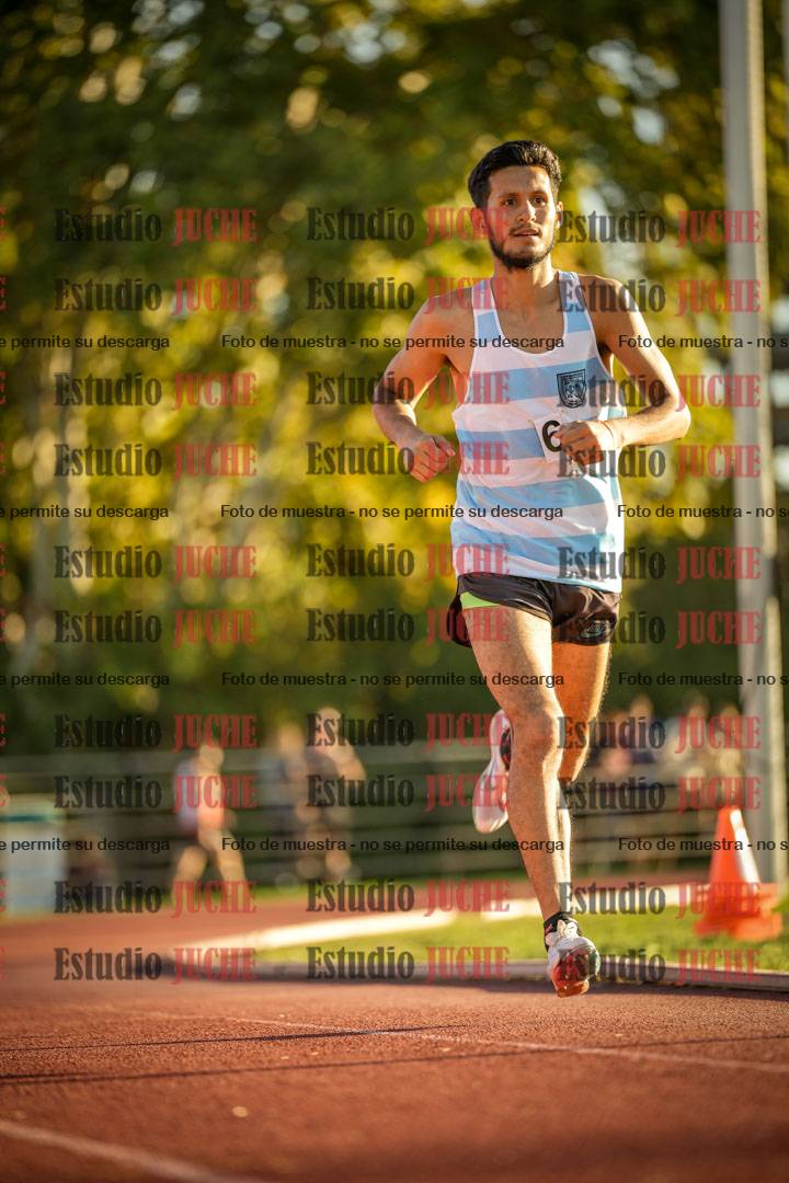 Fotos de los 3000 m llanos de varones