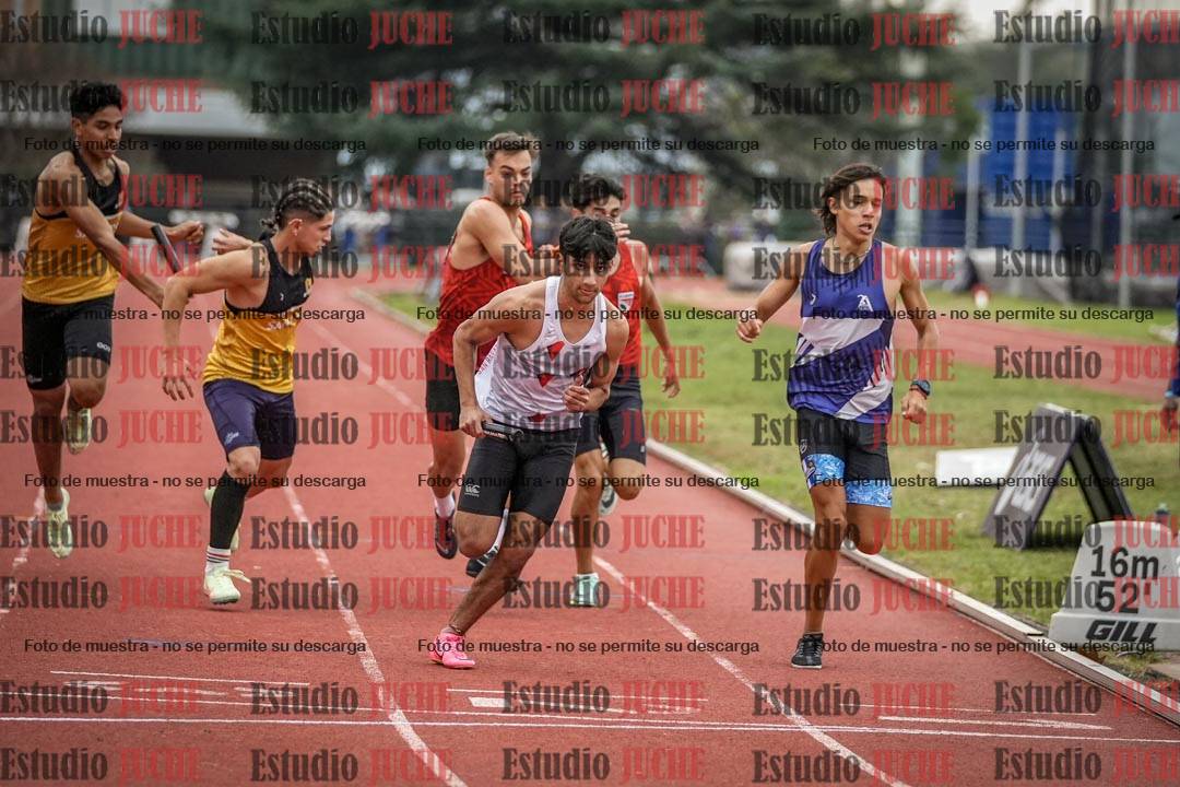 Fotos de las postas 4x400 m llanos de varones