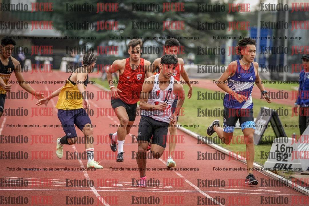 Fotos de las postas 4x400 m llanos de varones