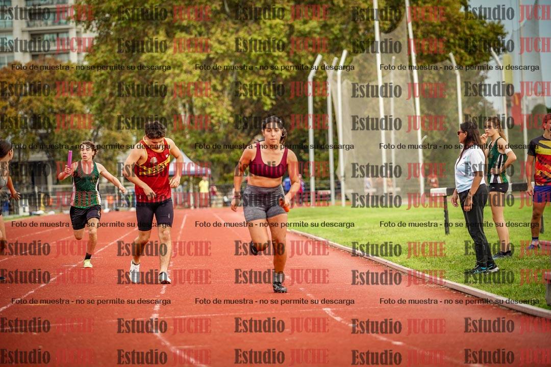 Fotos de los relevos 8x300 m mixtos