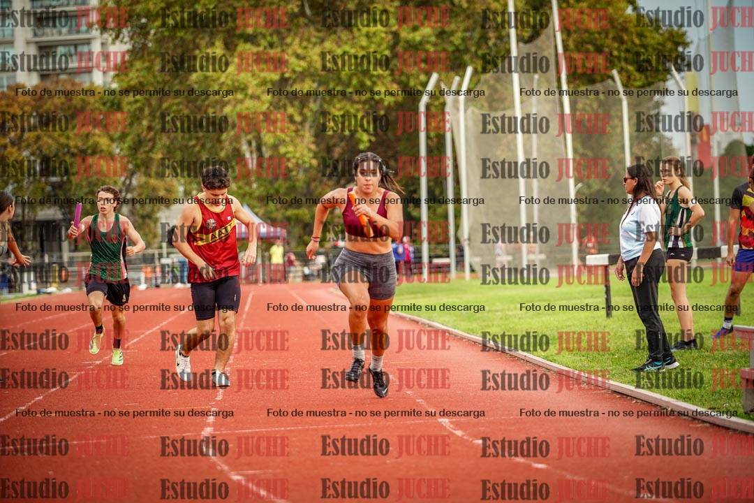 Fotos de los relevos 8x300 m mixtos
