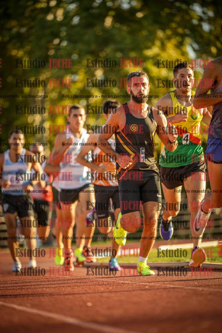 Fotos de los 3000 m llanos de varones