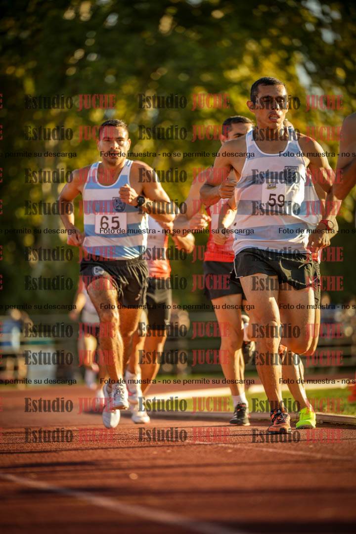 Fotos de los 3000 m llanos de varones
