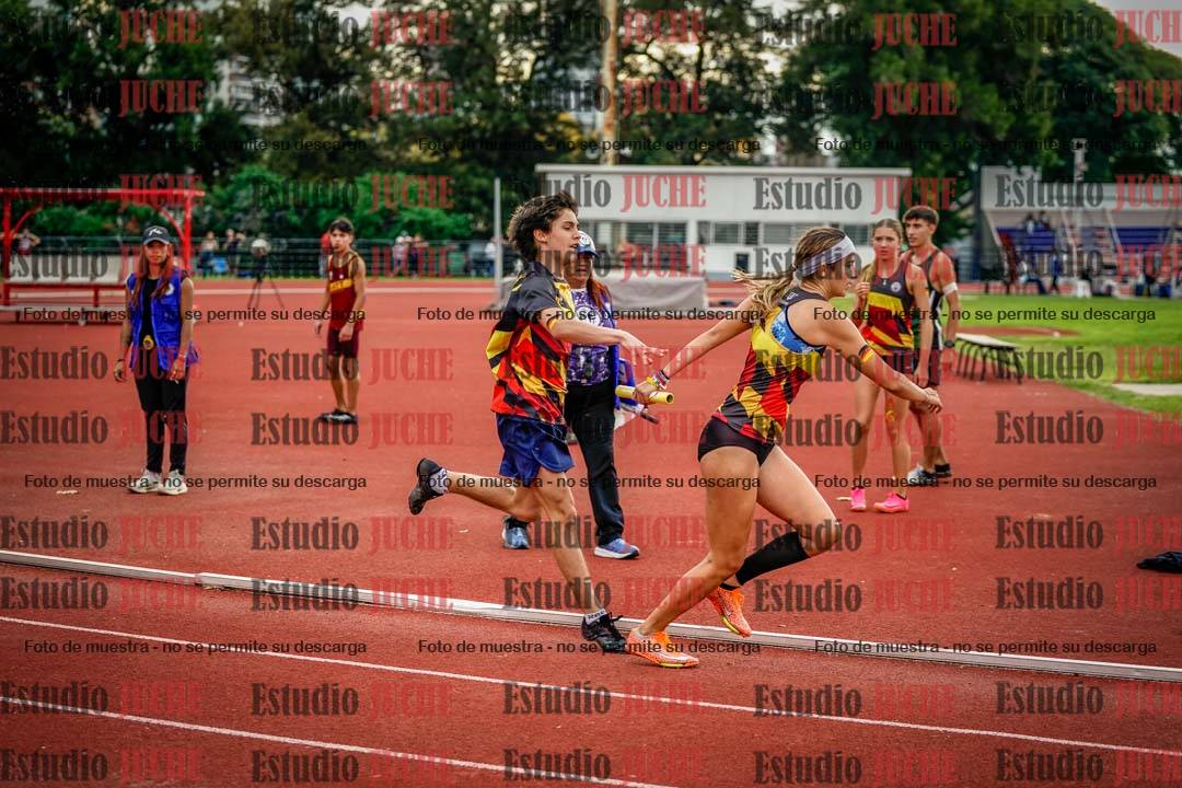 Fotos de los relevos 8x300 m mixtos