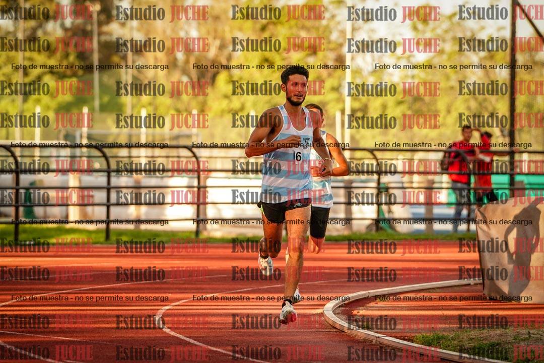 Fotos de los 3000 m llanos de varones