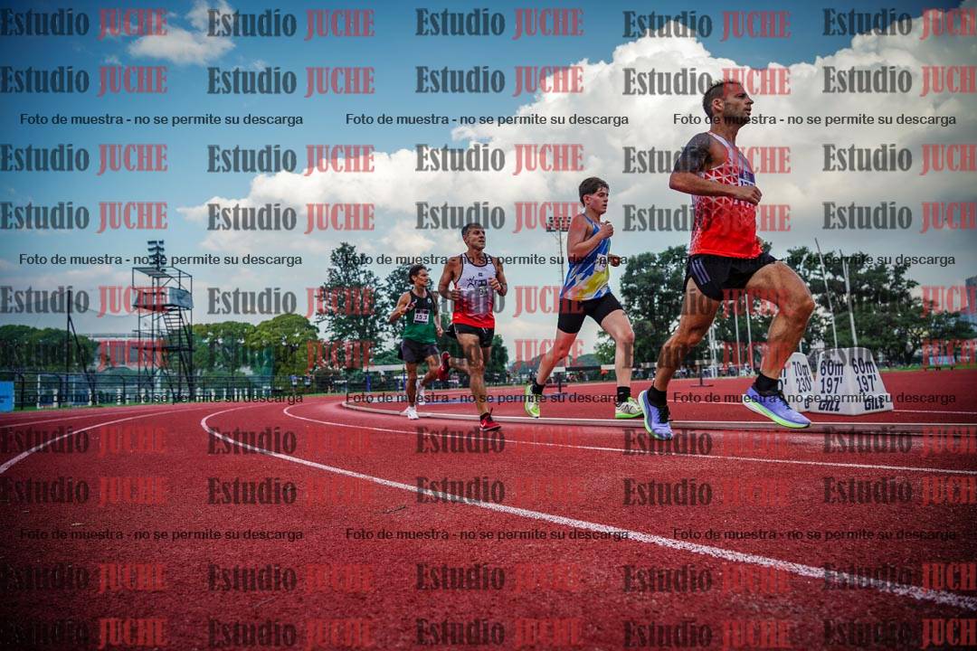 Fotos de los 3000 m llanos de varones