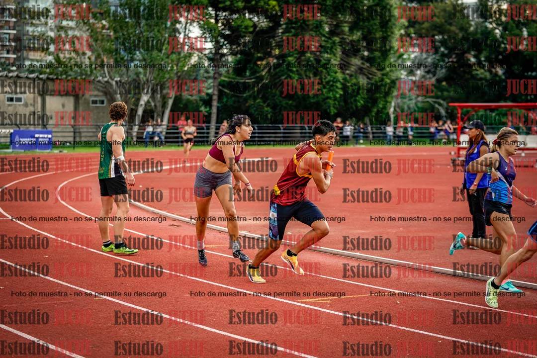 Fotos de los relevos 8x300 m mixtos