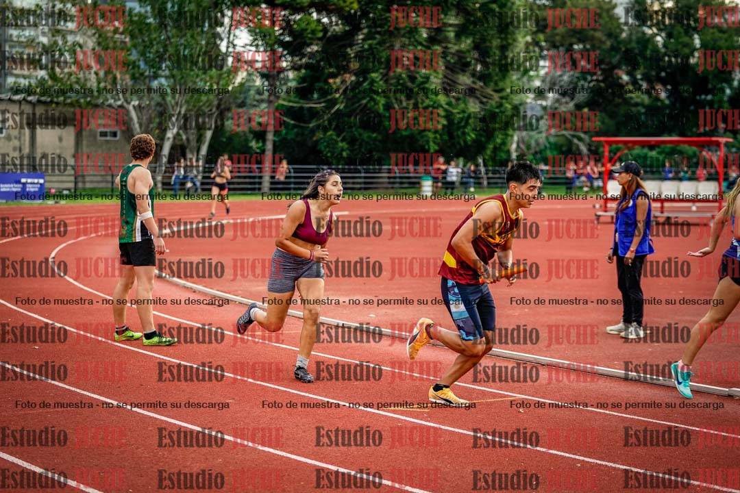 Fotos de los relevos 8x300 m mixtos
