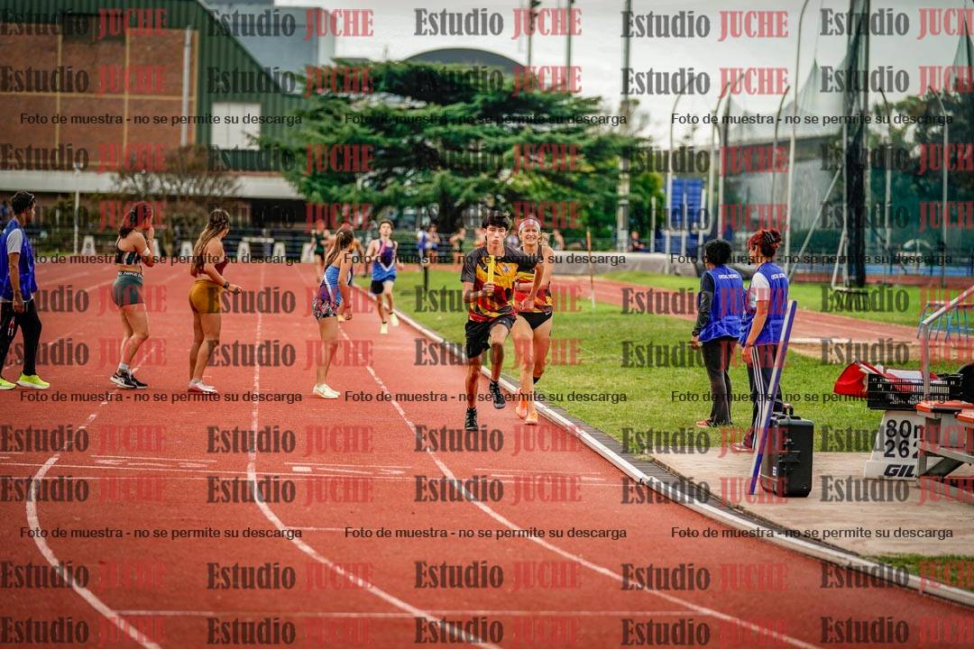 Fotos de los relevos 8x300 m mixtos