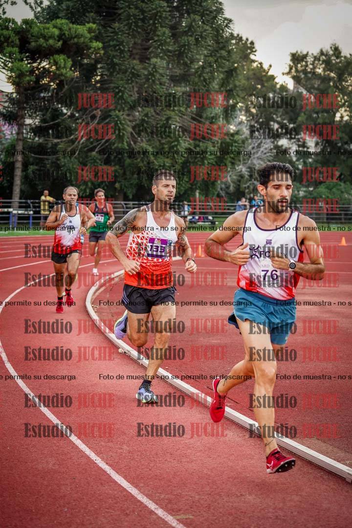 Fotos de los 3000 m llanos de varones