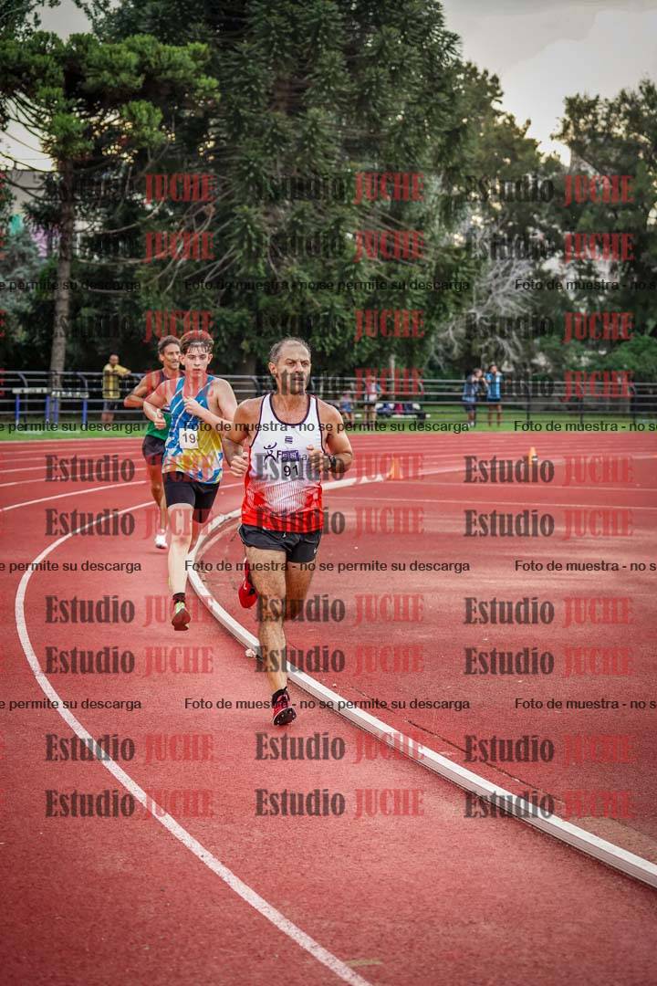 Fotos de los 3000 m llanos de varones