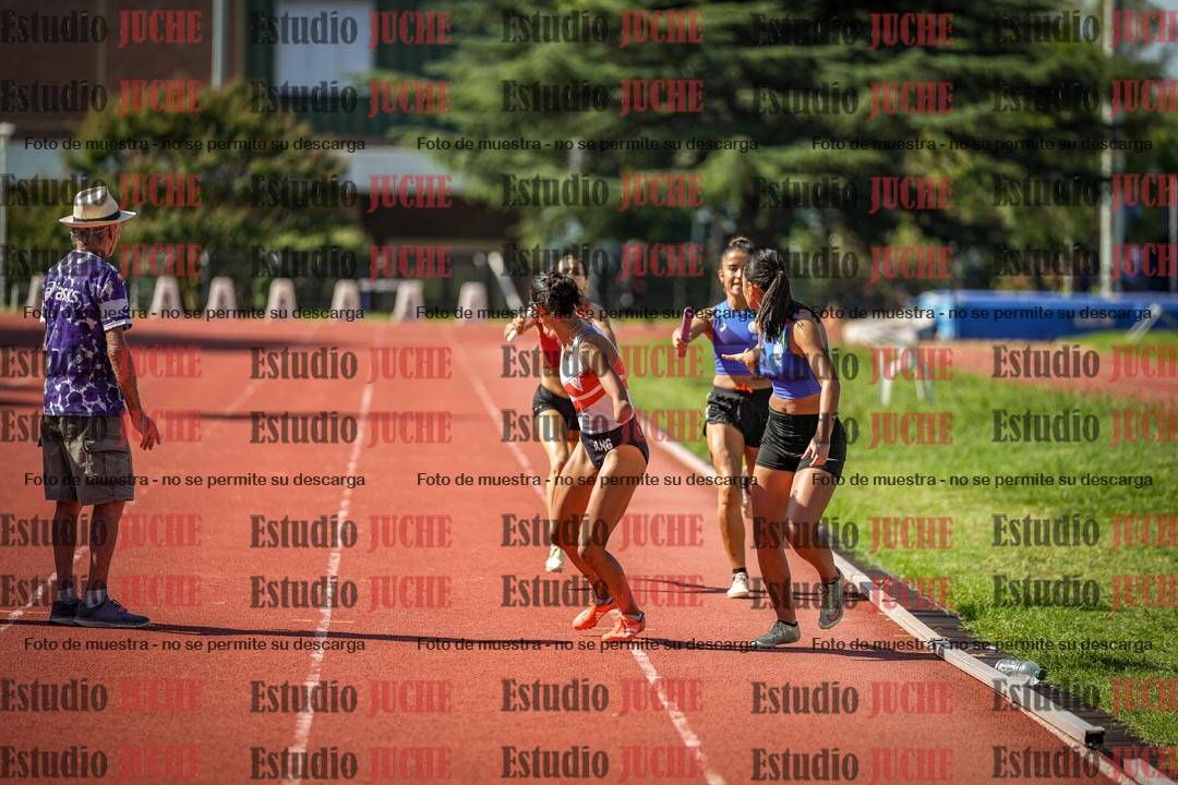 Fotos de las postas 4x400 m llanos de mujeres