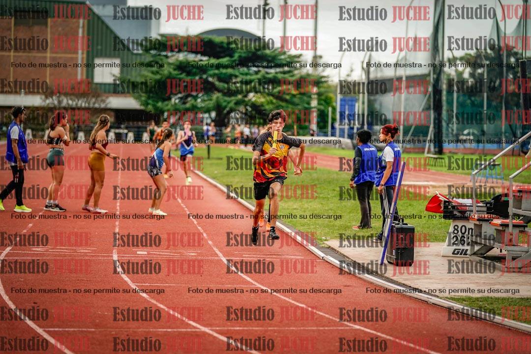 Fotos de los relevos 8x300 m mixtos