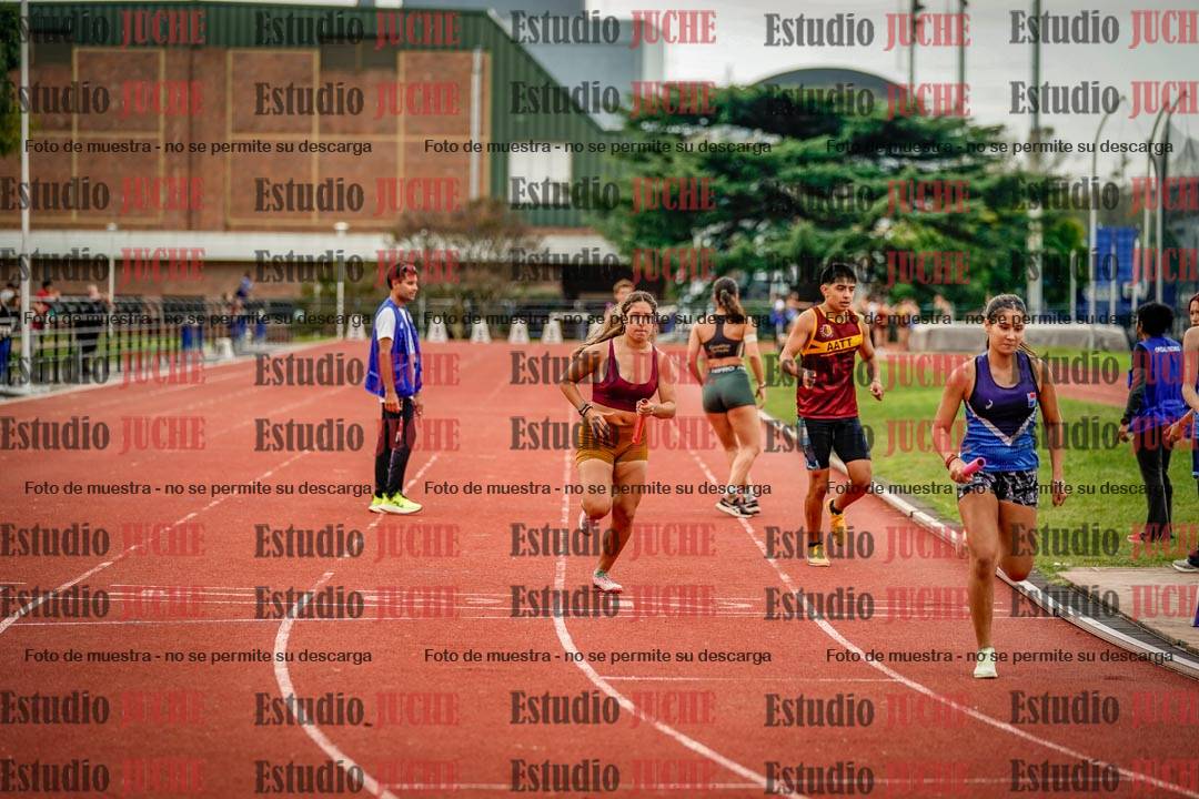 Fotos de los relevos 8x300 m mixtos