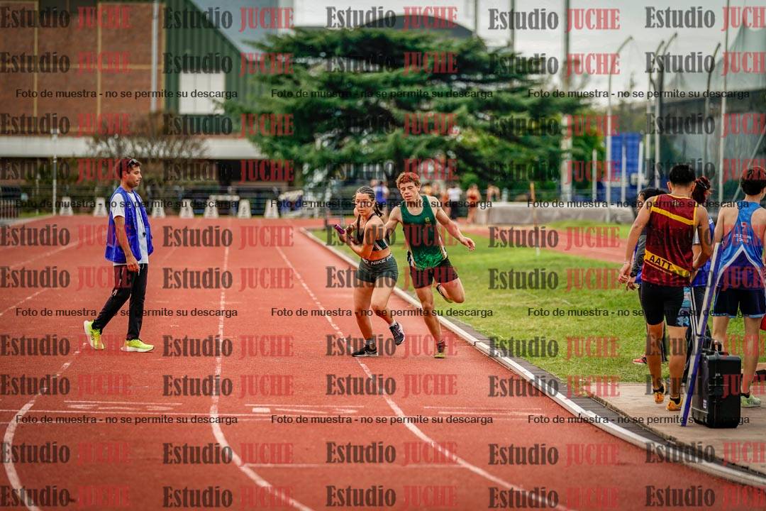 Fotos de los relevos 8x300 m mixtos