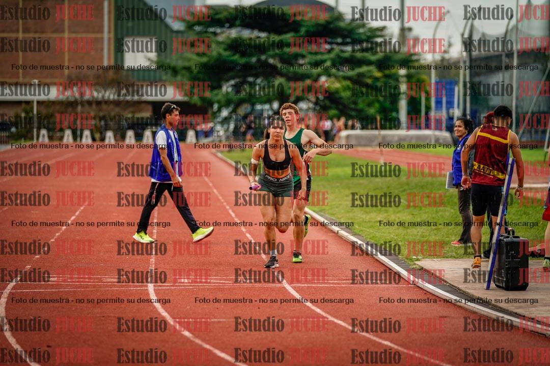 Fotos de los relevos 8x300 m mixtos
