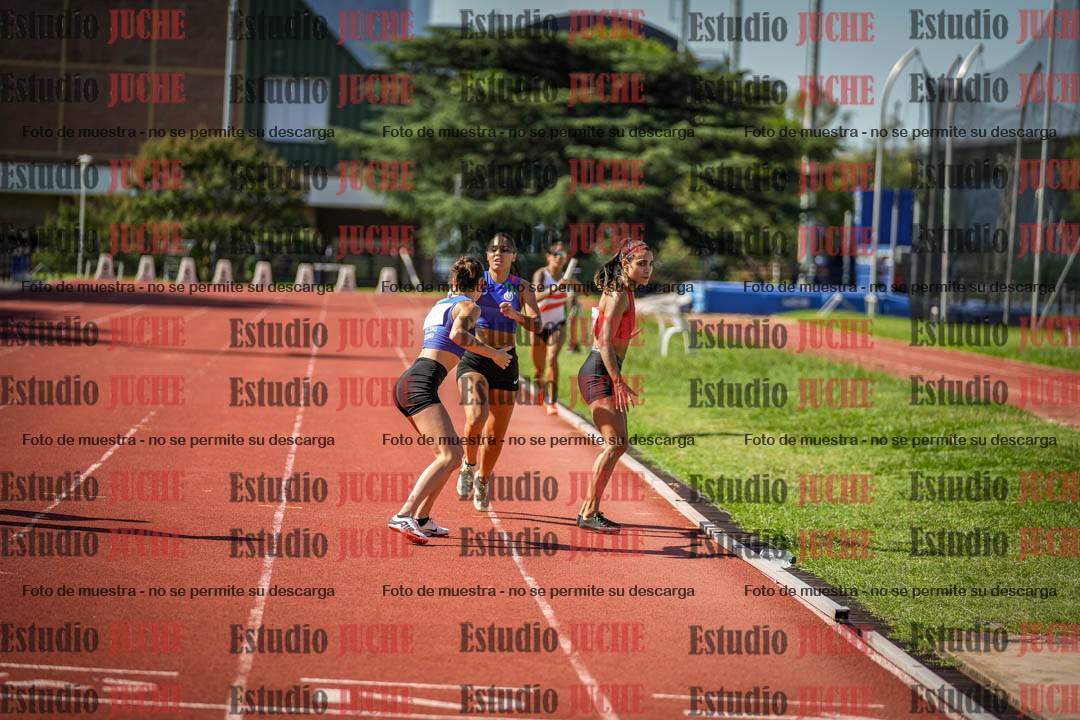 Fotos de las postas 4x400 m llanos de mujeres