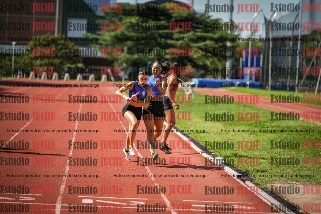 Fotos de las postas 4x400 m llanos de mujeres