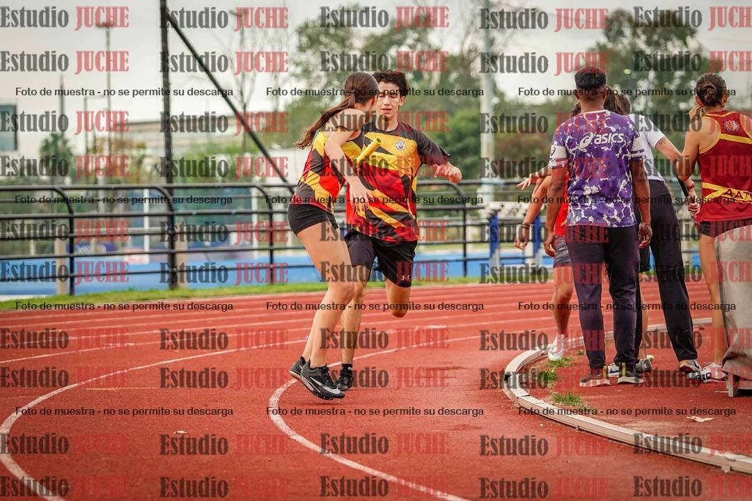 Fotos de los relevos 8x300 m mixtos