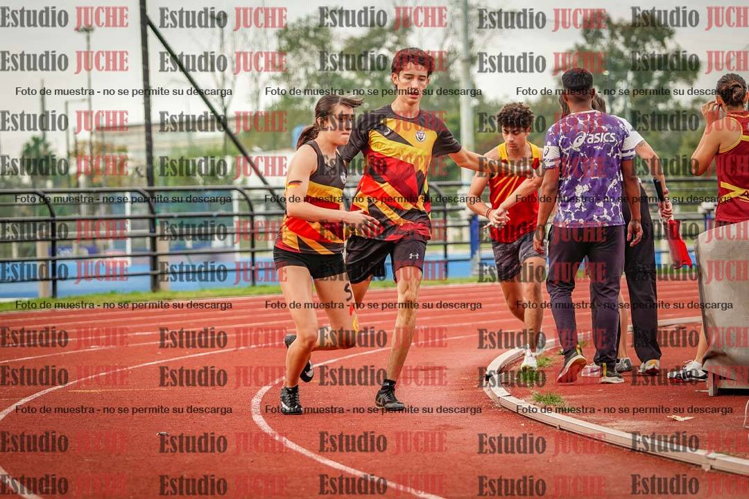 Fotos de los relevos 8x300 m mixtos