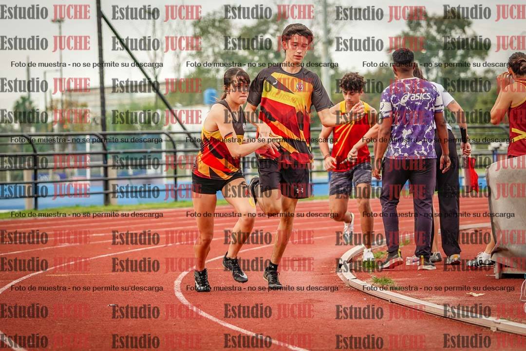 Fotos de los relevos 8x300 m mixtos