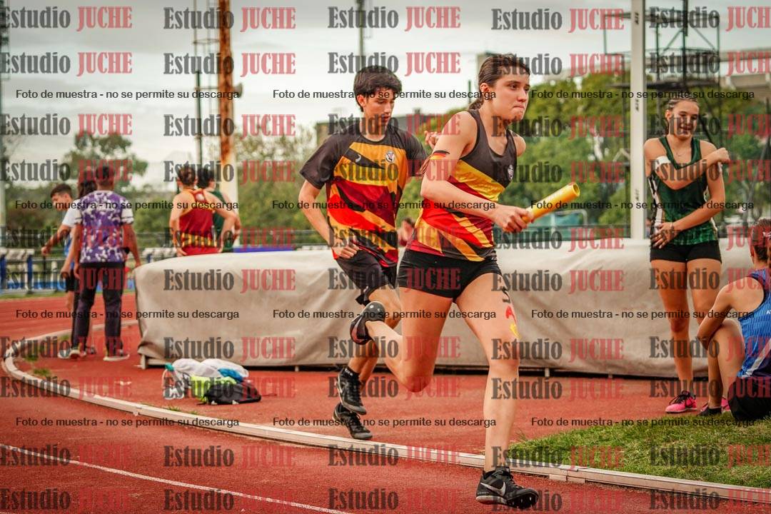 Fotos de los relevos 8x300 m mixtos