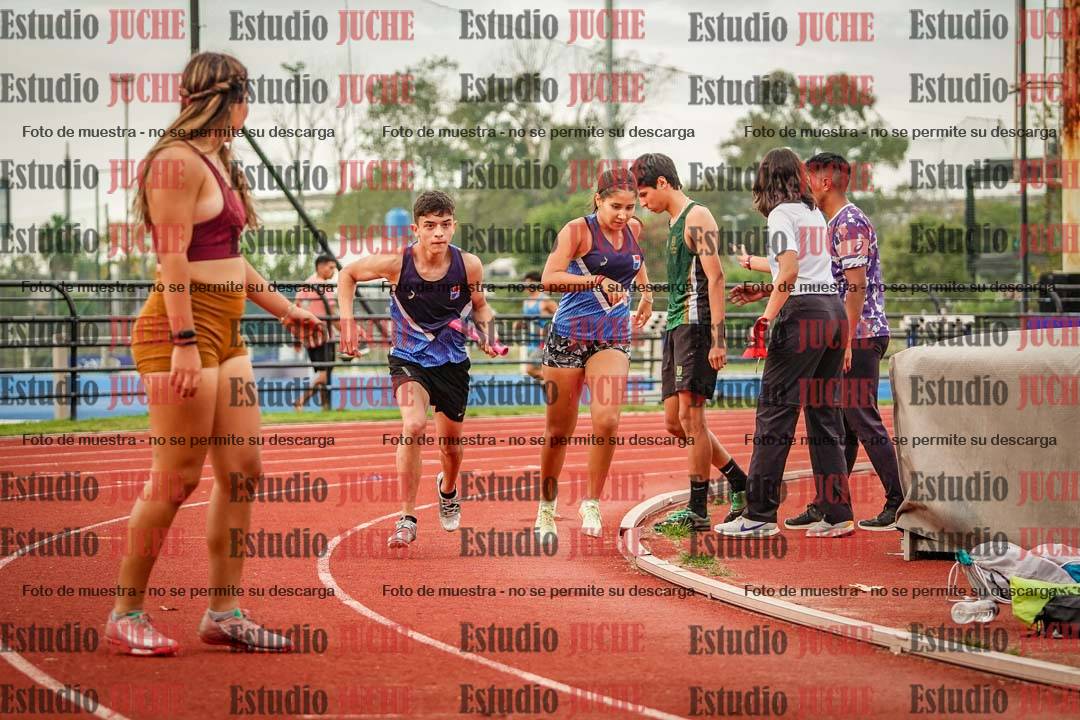 Fotos de los relevos 8x300 m mixtos
