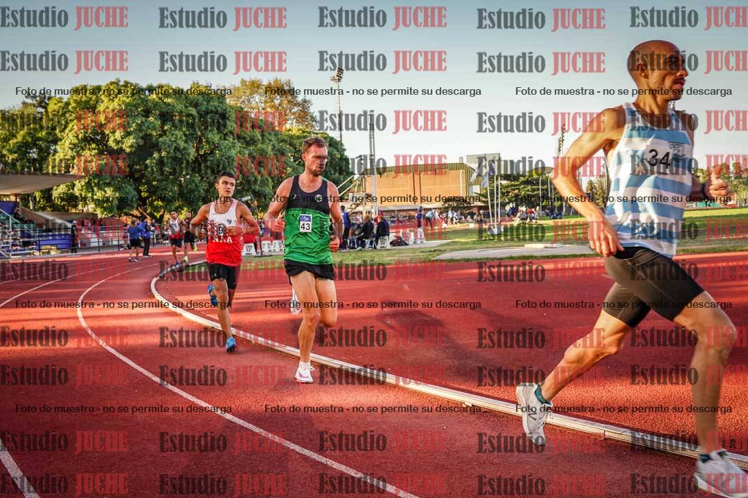 Fotos de los 3000 m llanos de varones