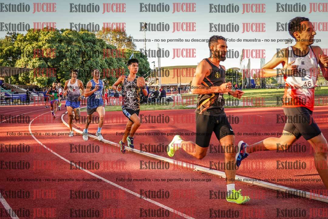 Fotos de los 3000 m llanos de varones