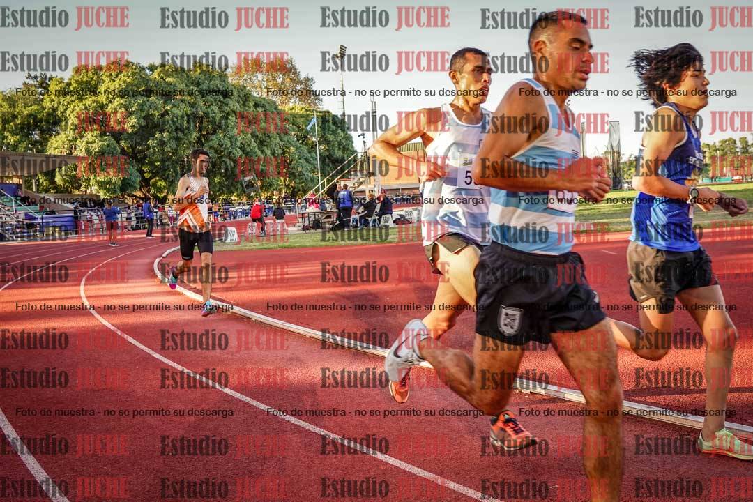 Fotos de los 3000 m llanos de varones