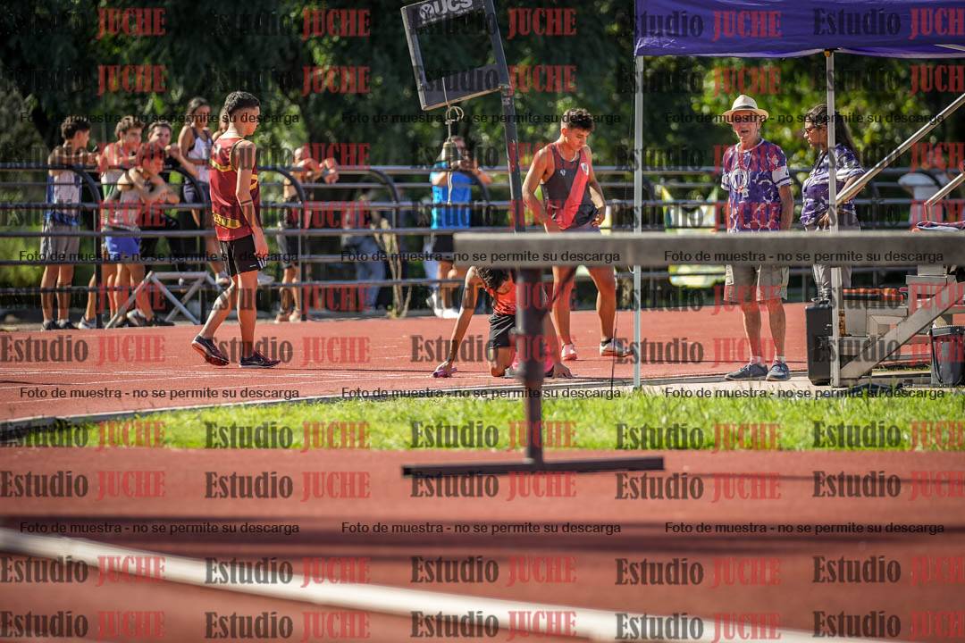 Fotos de las postas 4x400 m llanos de varones